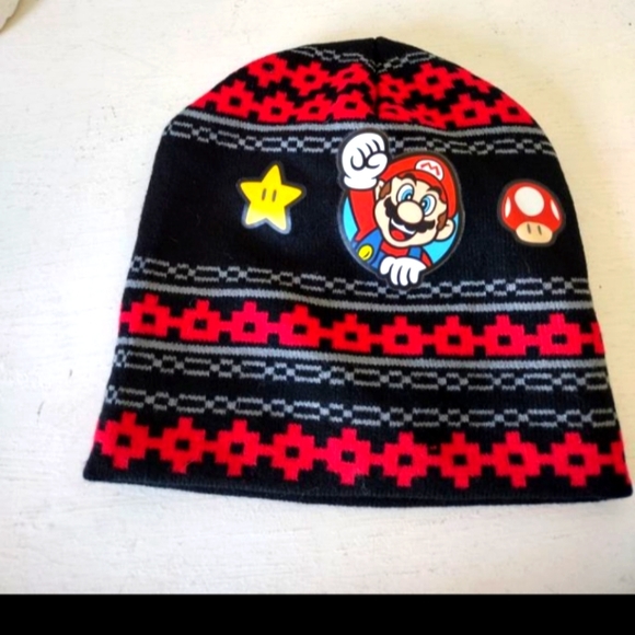 Super Mario Bros. Winter Beanie - Picture 2 of 6